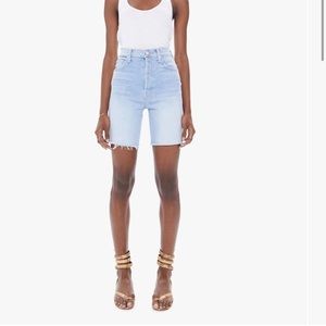 MOTHER NWT | The tripper Ankle Fray Island Time Jean Short Size 28🫶🏼
